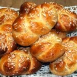 Mini-Hefezöpfe backen Rezept