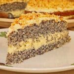 Mohnkuchen ohne Boden mit Paradiescreme und Haselnusskrokant Rezept