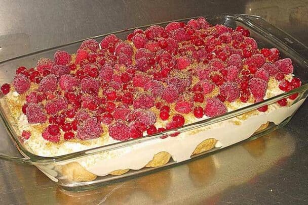 Beeren auf Wolke 7 Dessert Rezept - Schnelle und Einfache Rezepte