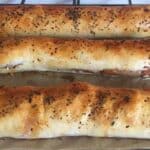 Blätterteig-Rolle mit Käse, Salami und Wurst Rezept