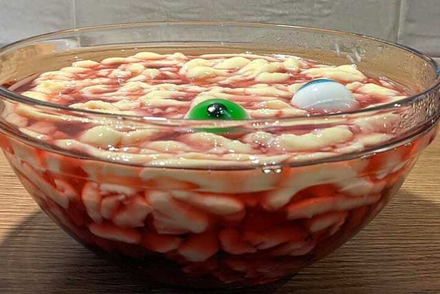 Dracula Pudding Rezept für Ihre Halloween Kinderparty