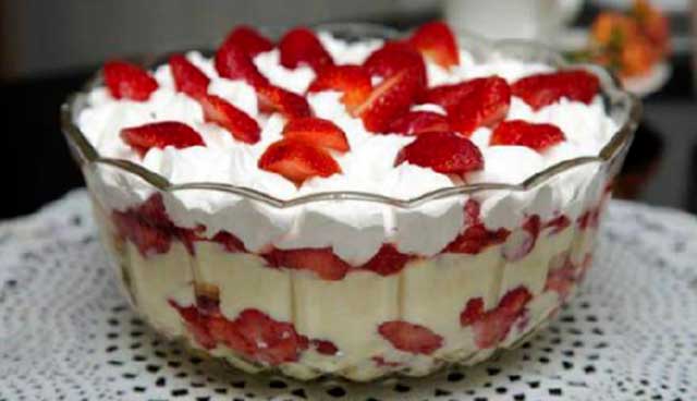 Erdbeer Pudding Dessert Rezept