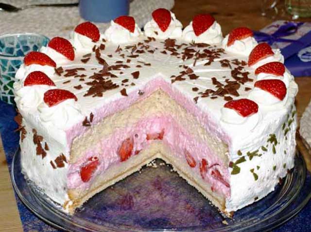 Erdbeertorte mit Quark Rezept