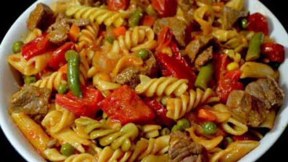 Zitronige Penne mit Lachs und Lauch Rezept - Schnelle und Einfache Rezepte