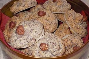 Nussmakronen Rezept, davon muss ich immer extra viele backen!