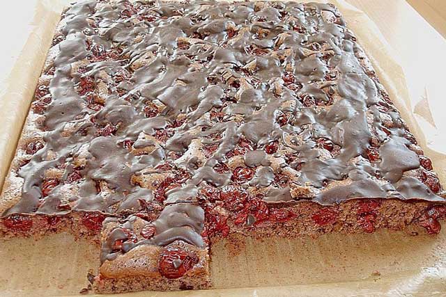 Schneller Schoko-Kirsch-Blechkuchen Rezept