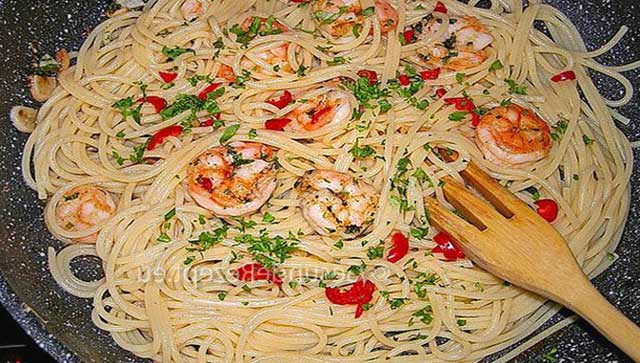 Spaghetti mit Knoblauch und Garnelen Rezept