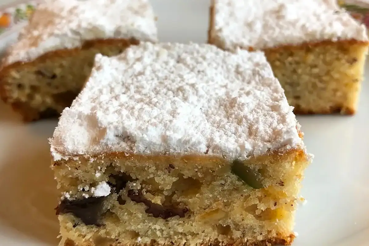 Stollenkuchen vom Blech mit Marzipan Rezept