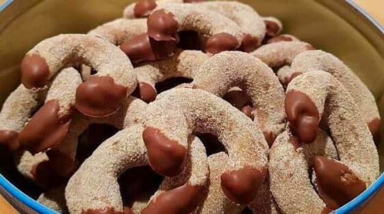 Cappuccino Kipferl mit Zimtzucker Rezept - Schnelle und Einfache Rezepte