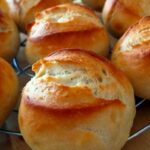 Einfache, aber köstliche DDR-Brötchen Rezept