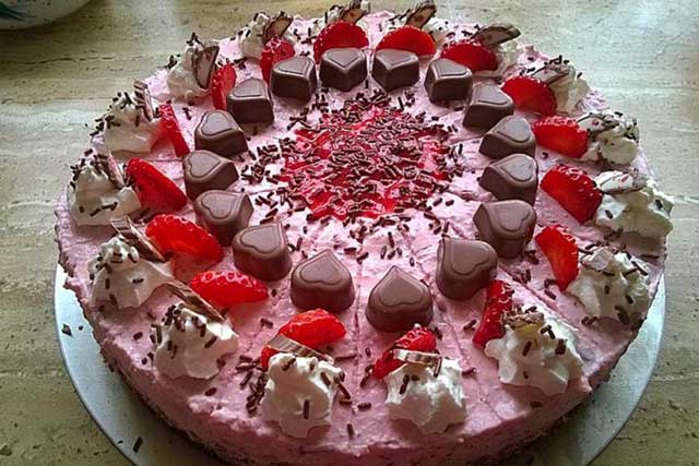Erdbeer Yogurette Torte Mit Nussboden Rezept