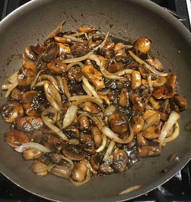 Gebratene Champignons mit Knoblauchschmand oder Alioli Rezept