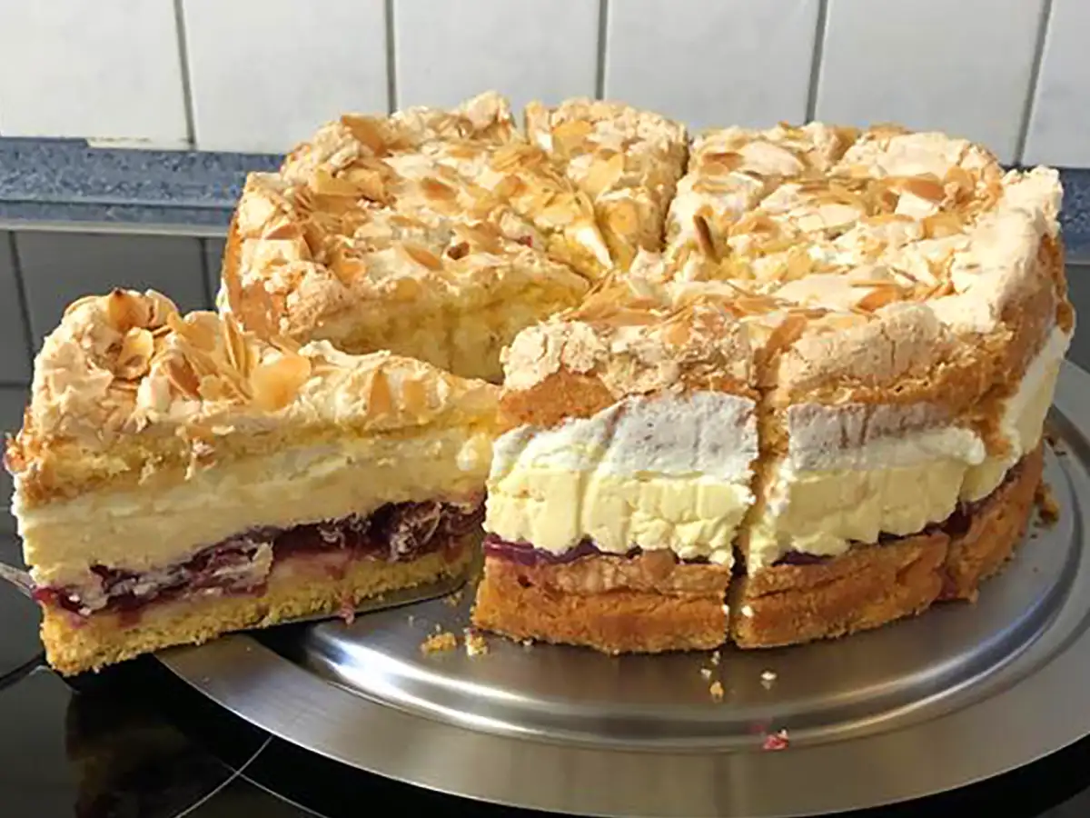 Gewitter-Torte mit Schmand Rezept