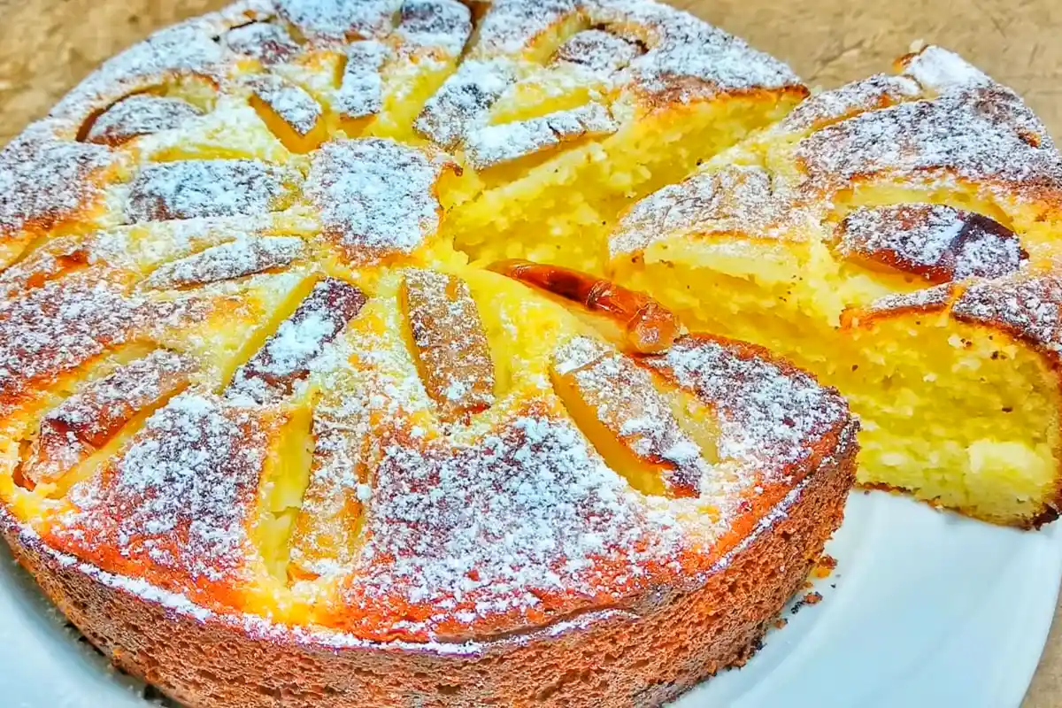 Saftiger Apfelkuchen mit Schmand Rezept