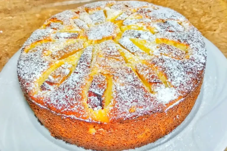 Saftiger Apfelkuchen mit Schmand Rezept