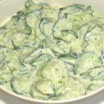 Schneller Gurkensalat mit Schmand Rezept