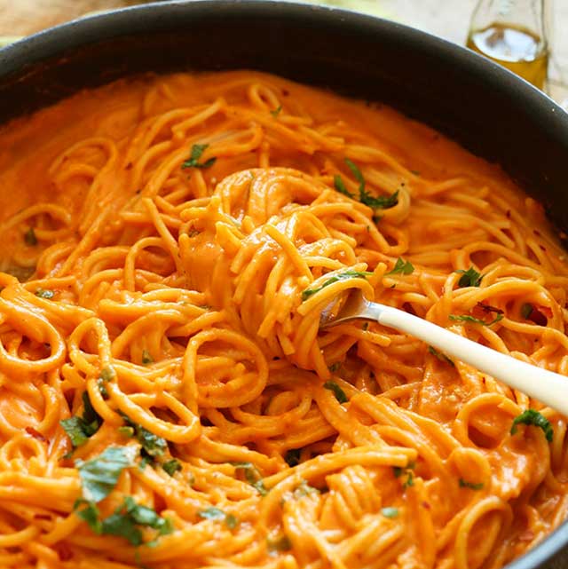 Spaghetti In Roter Paprikasauce Rezept