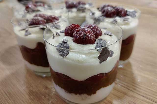 Super Einfach und Sehr Lecker ein Weihnachtliches Dessert Rezept