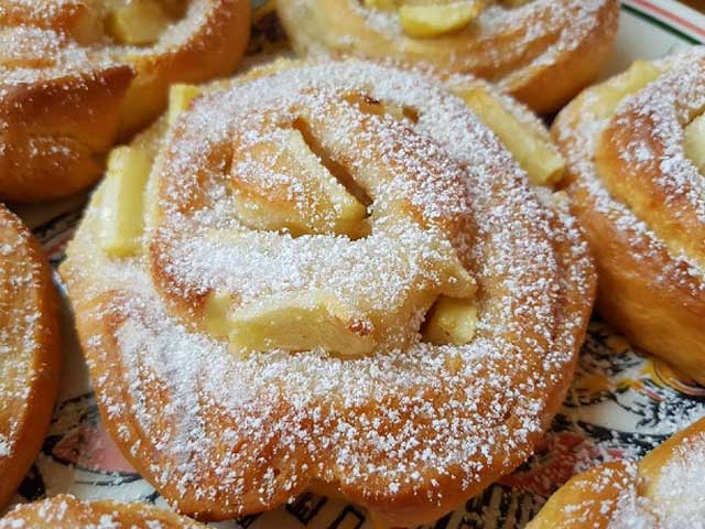 Apfelschnecken mit Zimtzucker Rezept wie aus der Bäckerei