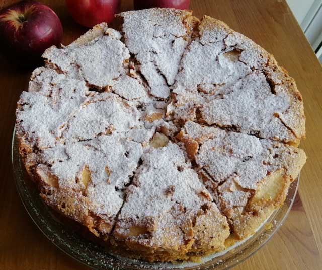 Dieser leckere Apfelkuchen aus nur 4 Zutaten bringt das Haus zum Duften