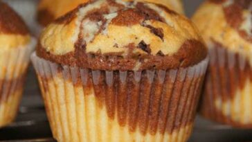 Donauwellen Muffins gefüllt mit Kinder Schokobons Rezept