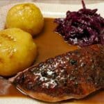 Entenbraten mit Apfelrotkohl und Kartoffelknödel Rezept