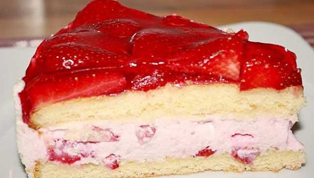 Erdbeertorte Rezept (diese Torte kann natürlich auch mit anderen Beeren hergestellt werden)