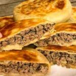 Fladen gefüllt mit Hackfleisch Rezept zum Sattessen!