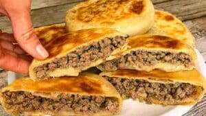 Fladen gefüllt mit Hackfleisch Rezept zum Sattessen!