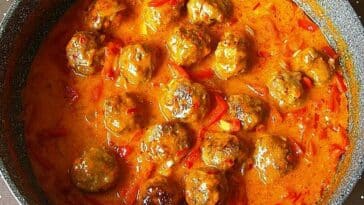 Hackbällchen in Paprikarahmsoße Rezept