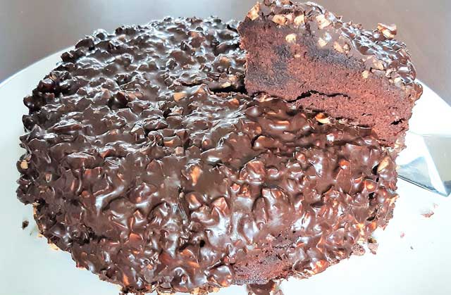 Snickers-Torte Rezept: in 7 Minuten in der Mikrowelle "gebacken"