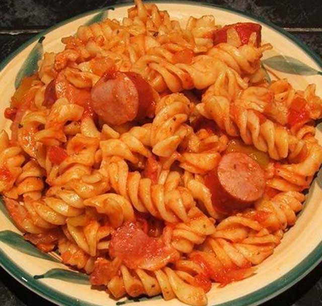 Wurst Nudelpfanne Rezept zum Sattessen!