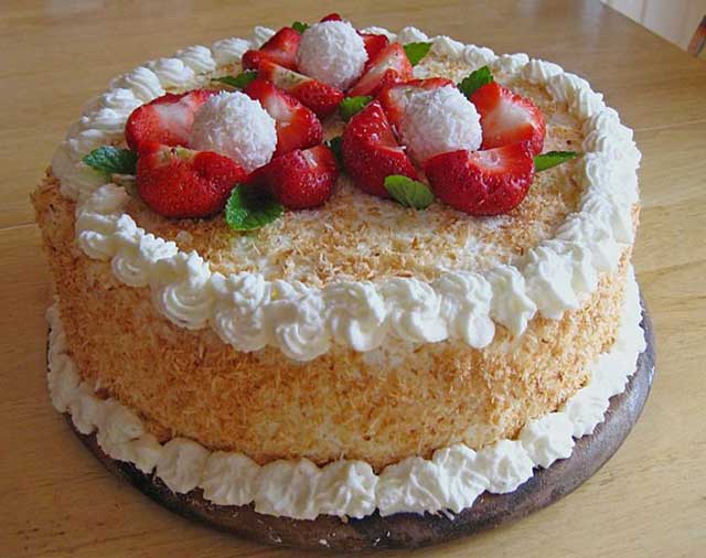 Erdbeer Raffaello Torte Rezept