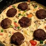 Hackbällchen in Gemüse Rahmsoße mit Reis Rezept