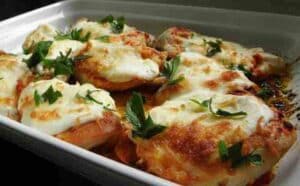 Hähnchenbrust Mit Saurer Sahne Und Käse Rezept