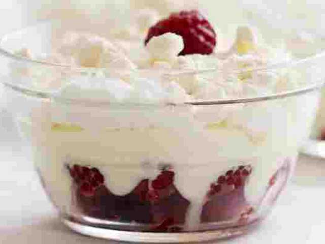 Schneesturm Dessert mit Himbeeren Rezept