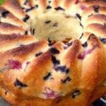 Topfkuchen mit Buttermilch, Blaubeeren und Himbeeren Rezept