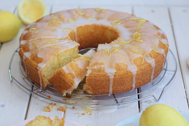 Zitronen-Buttermilch Kuchen Rezept - Schnelle und Einfache Rezepte