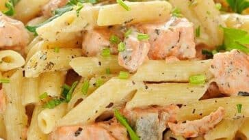 Zitronige Penne mit Lachs und Lauch Rezept