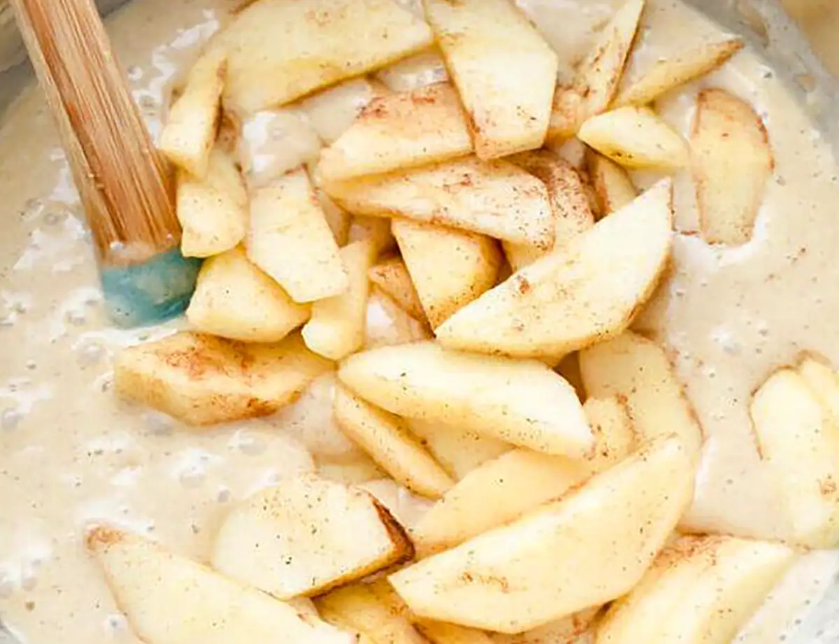 Apfel Schmandkuchen Rezept in 10 Minuten bereit für den Ofen!