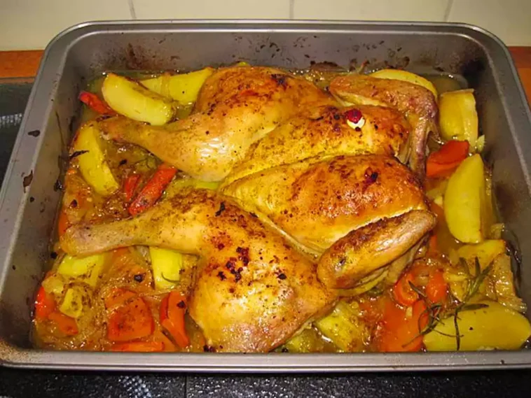 Arabisches Zitronen Knoblauch Huhn Mit Kartoffeln Und Zwiebeln Rezept ...