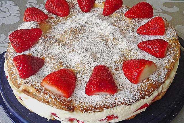 Erdbeer-Flocken-Torte Rezept