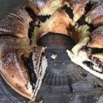 Hefezopf mit Schokoladenfüllung Rezept