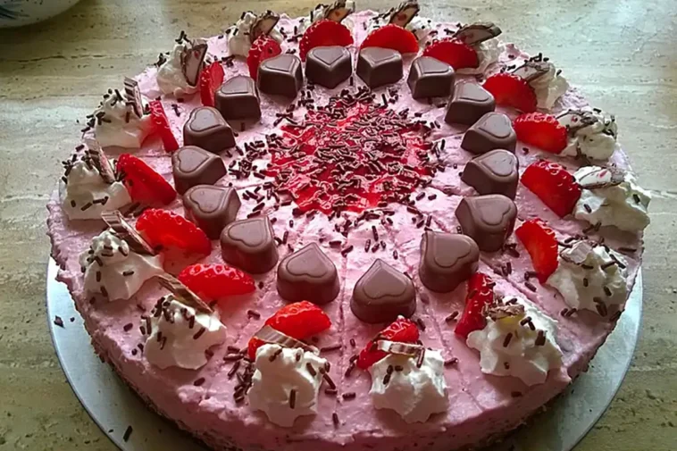 Lecker Erdbeer Yogurette Torte Mit Nussboden Rezept