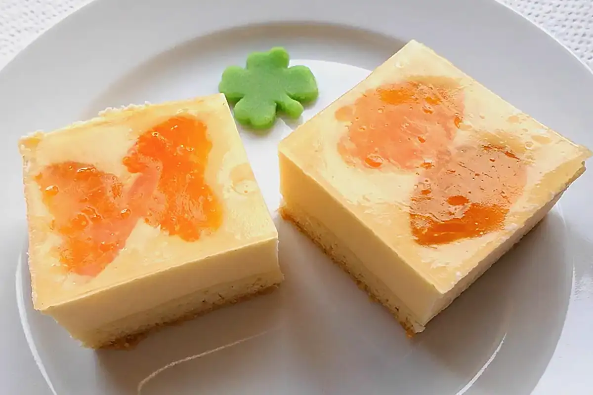 Quarkkuchen vom Blech mit Früchten rezept