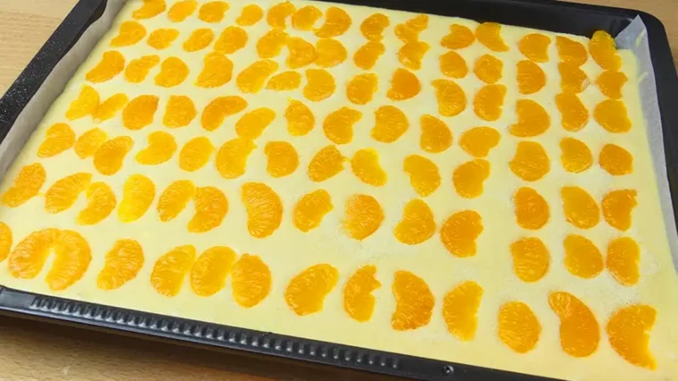 Quarkkuchen vom Blech mit Früchten rezept - Schnelle und Einfache Rezepte