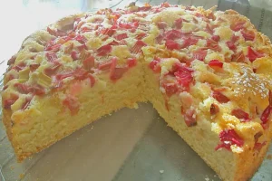 Rhabarberkuchen mit Eierlikör Rezept