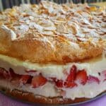 Schneemousse-Erdbeertorte Rezept