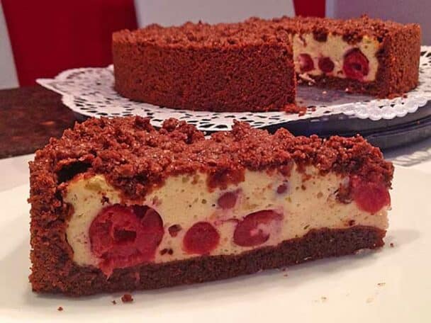 Schoko-Streuselkuchen mit Quark Kirschfüllung Rezept - Schnelle und ...