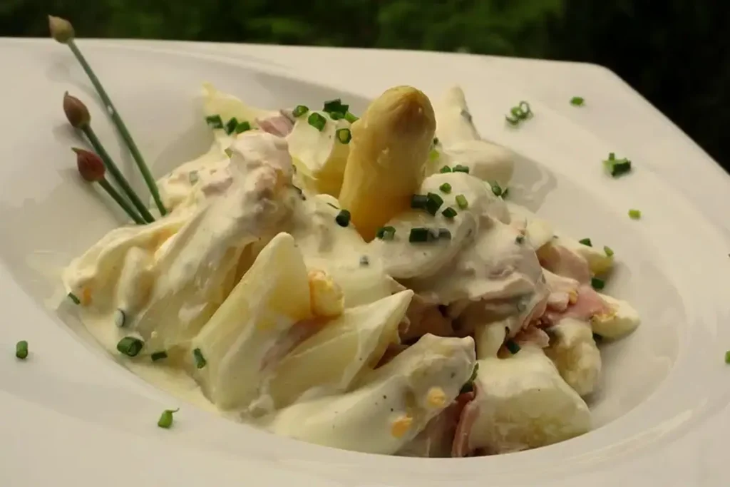 Spargelsalat mit Schinken und Ei Rezept